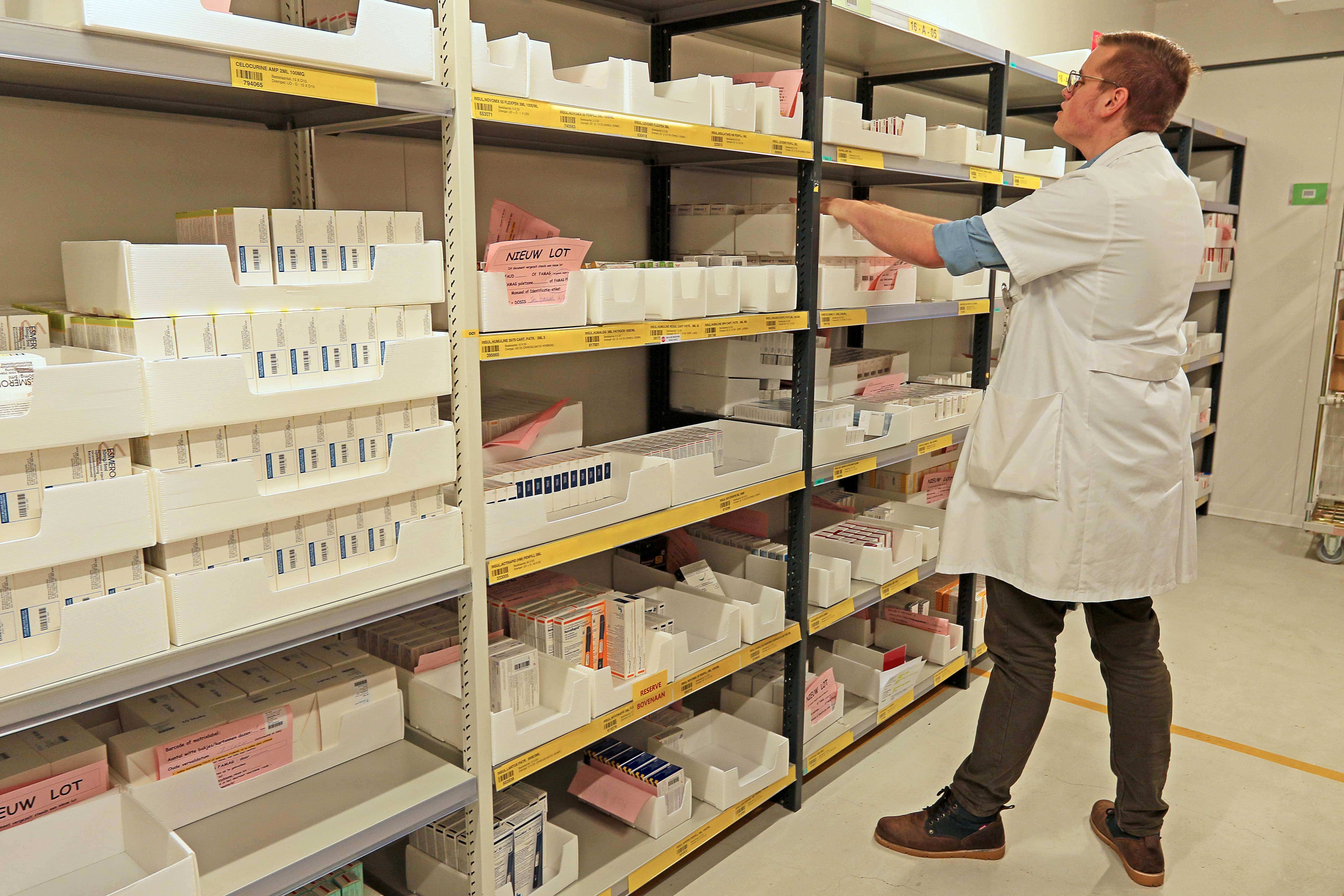 Hospital pharmacists call for European action to combat #MedicinesShortages